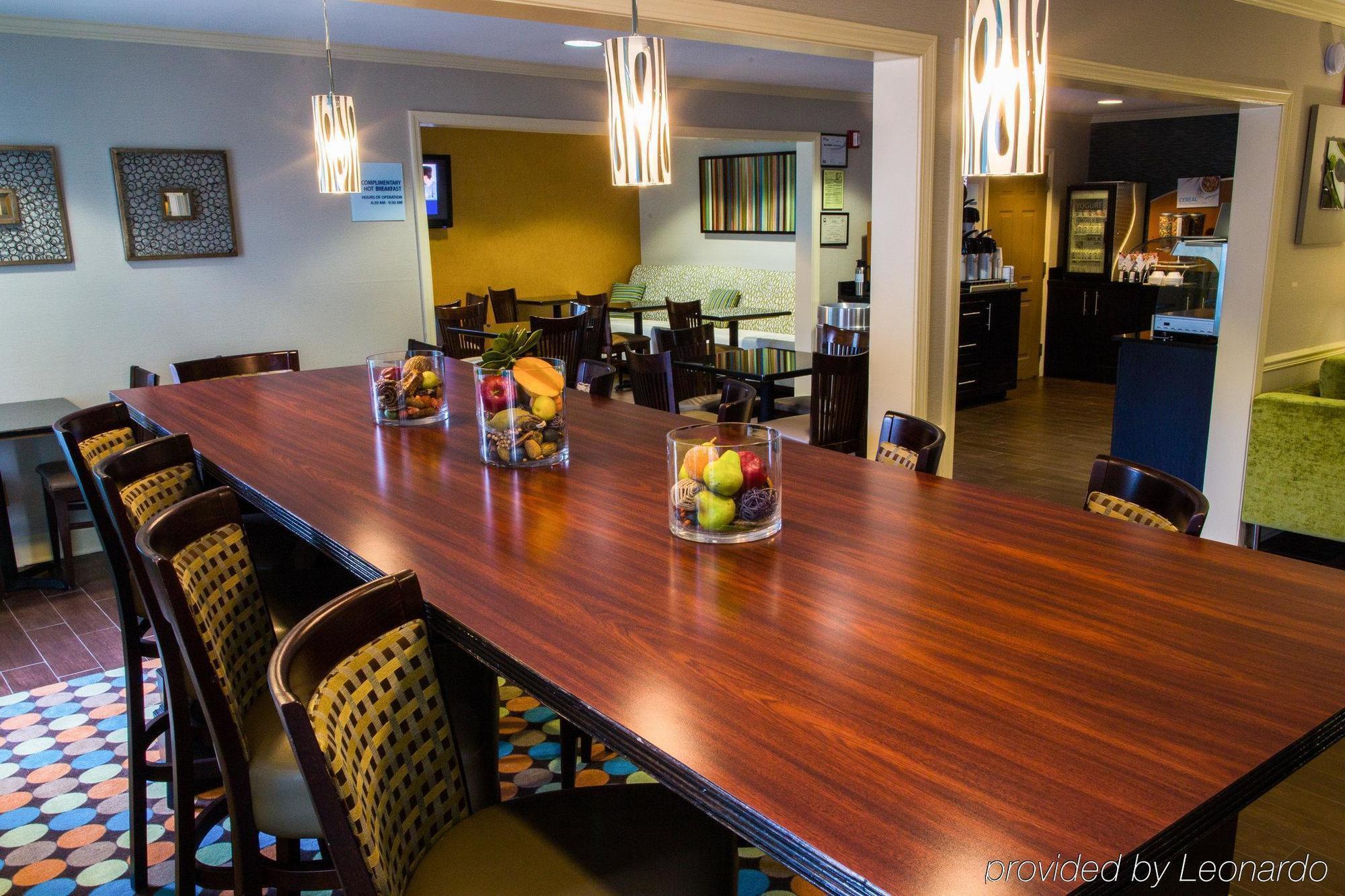 Holiday Inn Express Alpharetta - Roswell By Ihg Exterior photo