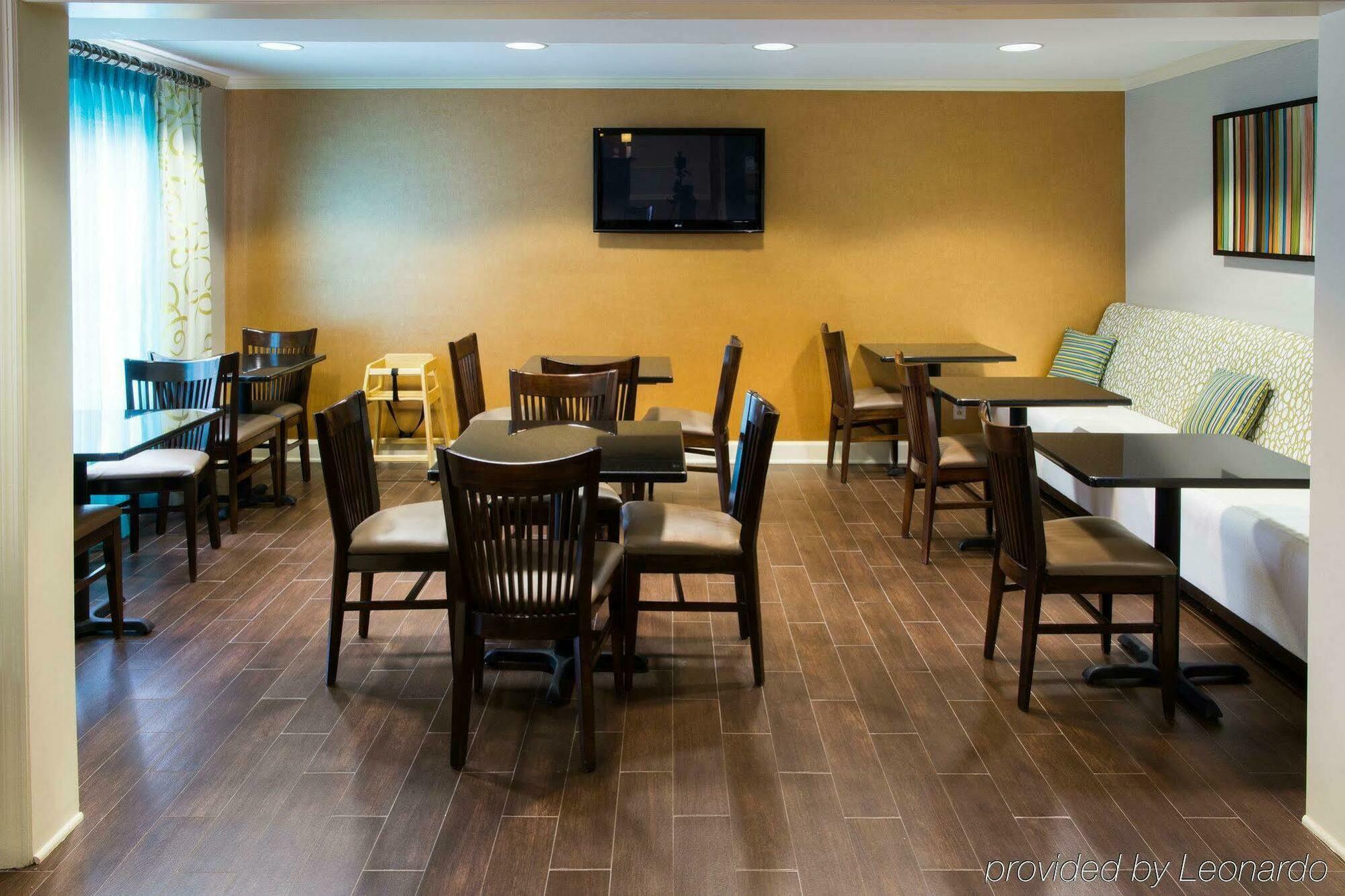 Holiday Inn Express Alpharetta - Roswell By Ihg Exterior photo